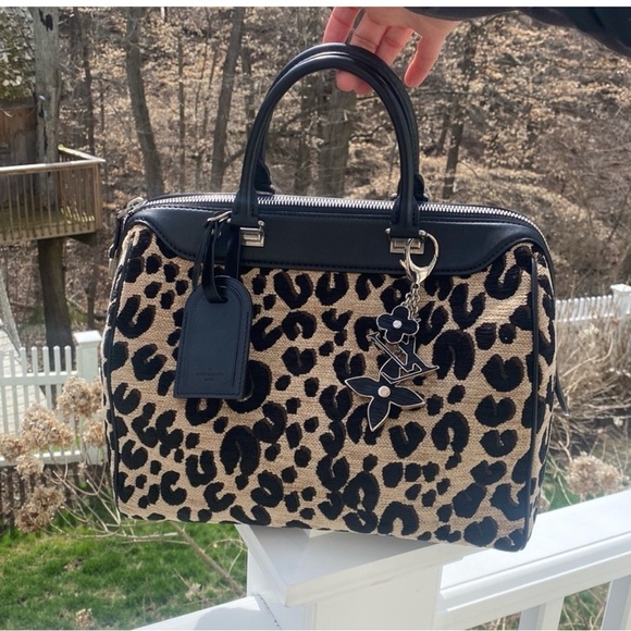 Louis Vuitton Bag charm/ Keyring 🖤 - Picture 3 of 7